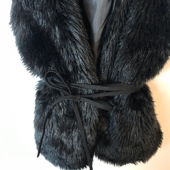 LOVE TREE Faux Fur Vest - Picture 6 of 8